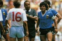 Se subastó la camiseta que usó Maradona contra Inglaterra en el '86: pagaron casi 9 millones de dólares